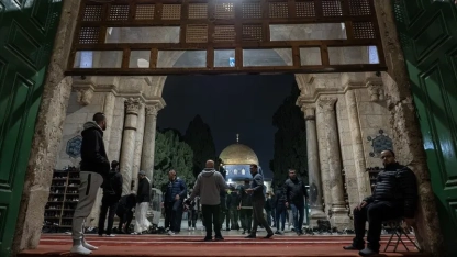 İsrail'in savaş bahanesiyle kapattığı Mescid-i Aksa 41 gün sonra ibadete açıldı