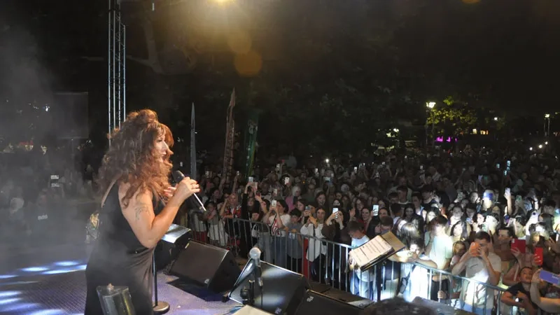 Işın Karaca’ya Atina’da giriş engeli: “Turist değil, düşman gibi muamele gördüm”