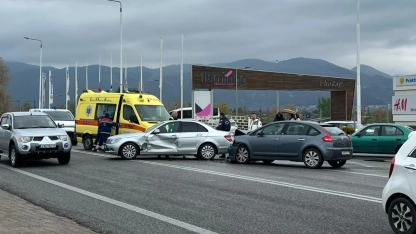 İskeçe dışındaki Flamingo alışveriş merkezi önünde trafik kazası!