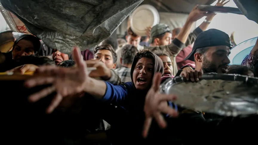 Gazze hükümeti: İsrail, ekmek ve una kısıtlama uygulayarak sistematik aç bırakma politikası yürütüyor