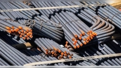 AB, yerli sanayiyi korumak için çelik ithalat vergilerini iki katına çıkarma kararı aldı