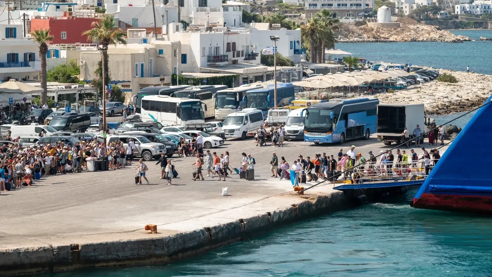 Türk turist akını Yunanistan’da Ege Adalarından anakaraya taştı