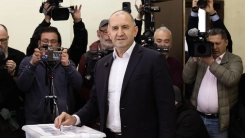 Bulgaristan’da eski Cumhurbaşkanı Radev, genel seçimi büyük farkla birinci tamamladı