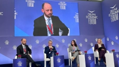 Delfi Ekonomi Forumu’ndaki panelde medyadaki değişim ve güvenilirlik ele alındı
