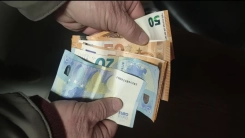 Aynı engel, farklı ödeme! 800 Euro’luk emekli ayrıcalığı büyük tartışma yarattı