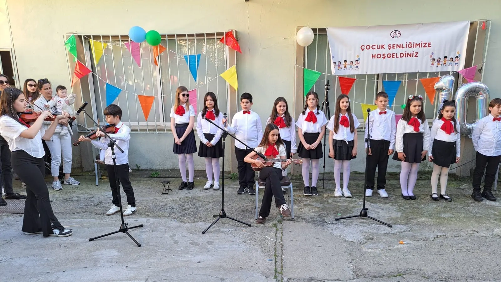 Gümülcine’de Çocuk Şenliği bayram havasında geçti