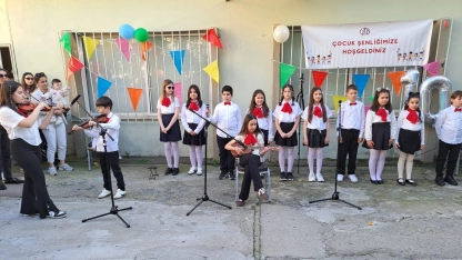 Gümülcine’de Çocuk Şenliği bayram havasında geçti