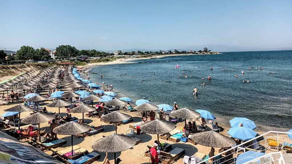 251 plajda şezlong ve şemsiye yasağı getirildi