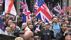 Propaganda ağının anatomisi: YouTuberlar İngiltere’de Müslüman karşıtlığını nasıl körükledi?