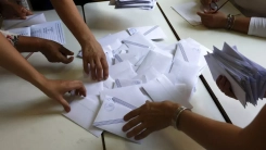 Yeni Demokrasi 2,5 puan geriledi