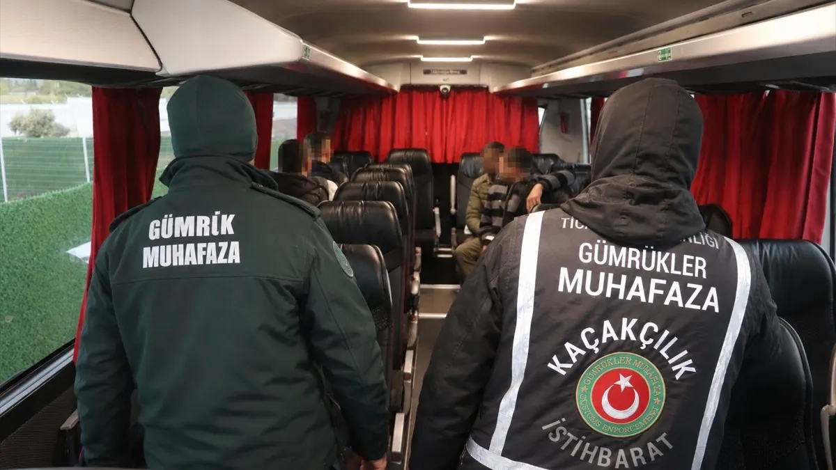 Yunanistan'dan yanlış otobüse binen 4 düzensiz göçmen İpsala Sınır Kapısı'nda yakalandı