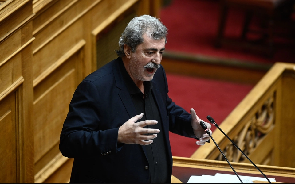 SİRİZA, Milletvekili Polakis’i parlamento grubundan ihraç etti