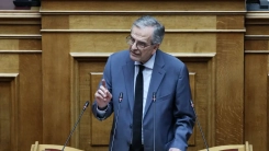 Samaras, hükümetin Türkiye politikasını eleştirdi