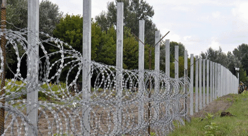 Irkçı Avrupa ülkeleri sınırlarına tel örgüsü çekmeye devam ediyor