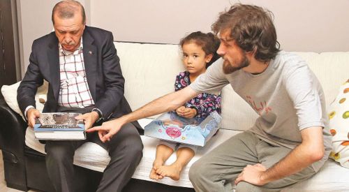 Erdoğan, Batı Trakya Türklerinin gururu şehit Cambaz'ın evini ziyaret etti