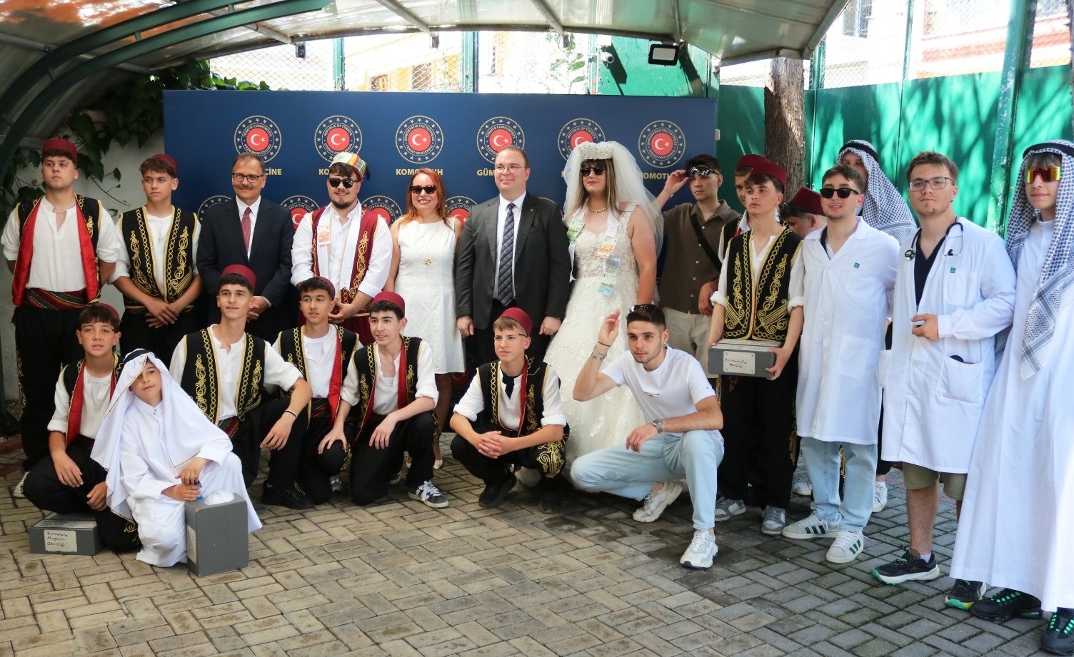 Soydaşlar bayram coşkusunu Başkonsoloslukta birlikte yaşadı