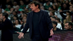 Ergin Ataman, Olimpiakos taraftarına cevap verdi