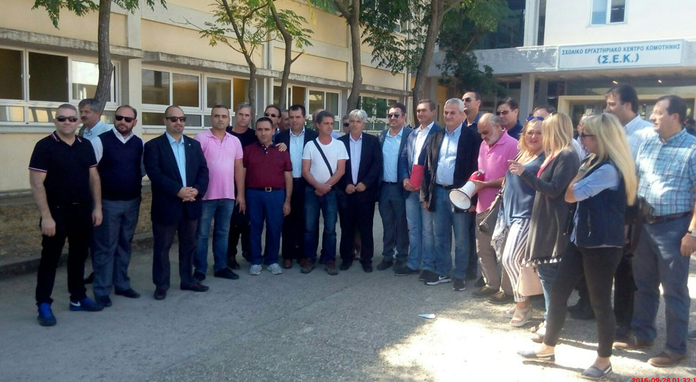 DEB Partisi SÖPA mezunu öğretmenler derneğinin eylemine destek verdi