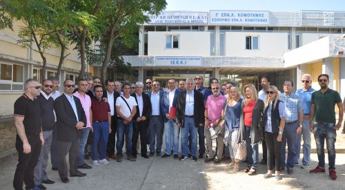 Öğretmenler azınlık okullarının kapatılmasını boykot etti