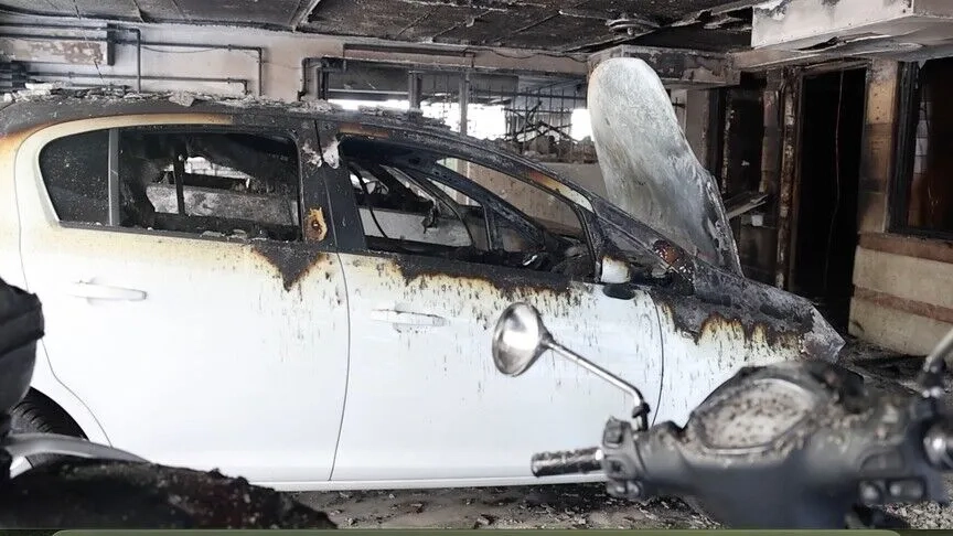 Selanik'te Siyasetçinin Evine Bombalı Saldırı