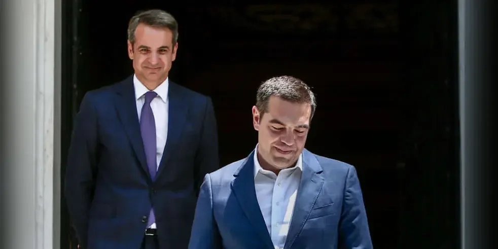 Yeni demokrasi anketlerde önde ama!