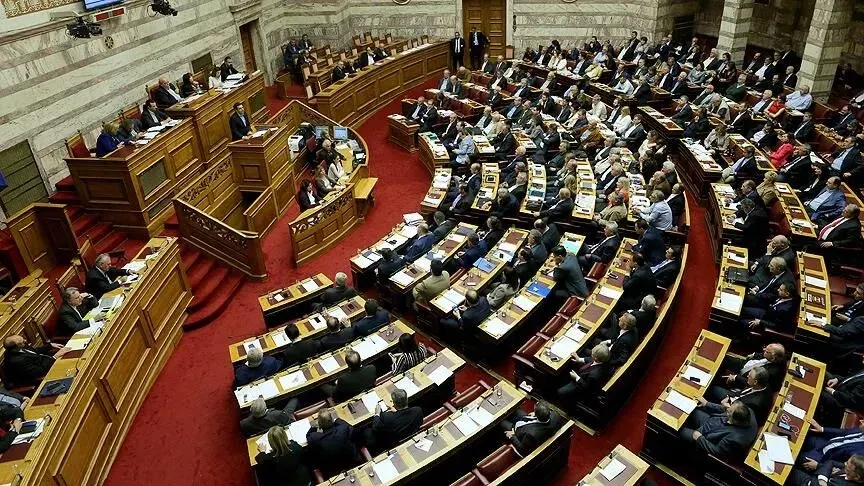 Yasa yoğunluğu Yunanistan’da bürokrasiyi artırıyor