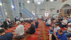 İskeçe’de Cuma namazı öncesi şehitler için eller semaya kalktı