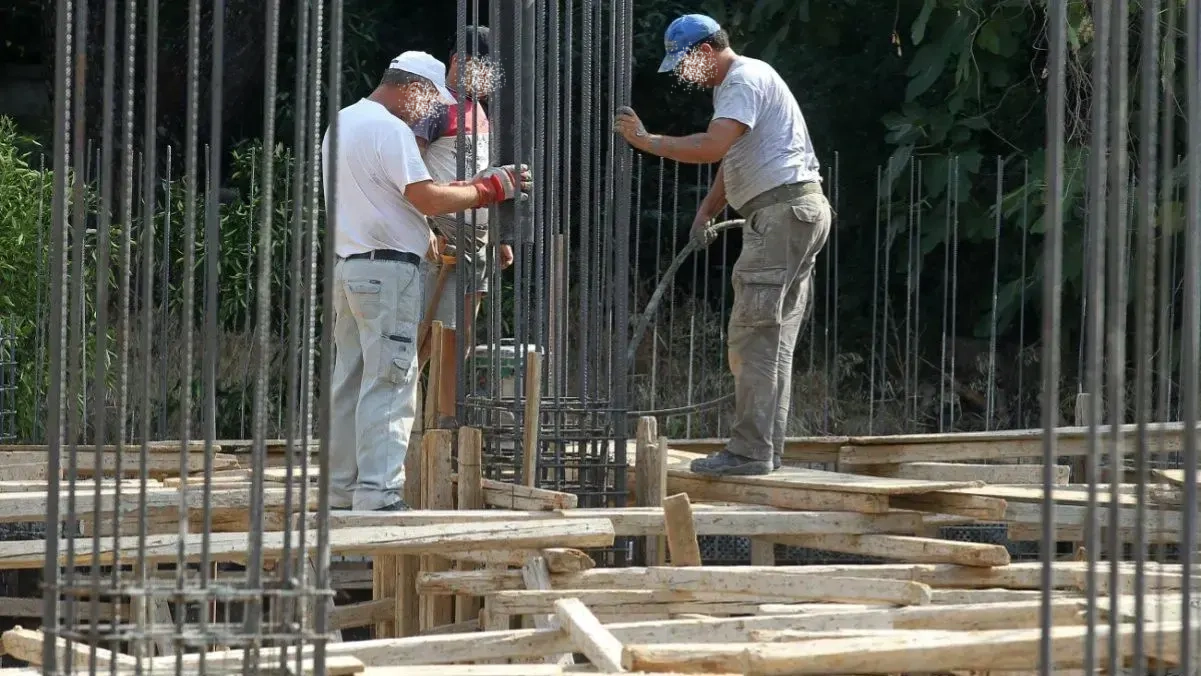 Aşırı sıcak hava dalgası nedeniyle açık hava çalışmalarına ara verilecek