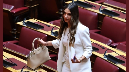 Kaselakis’in liderliğindeki Demokratlar – İlerici Merkez Hareketi'nden iki milletvekili ayrıldı