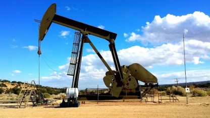 Petrol fiyatları, diplomatik çabaların etkisiyle yüzde 4'ten fazla geriledi