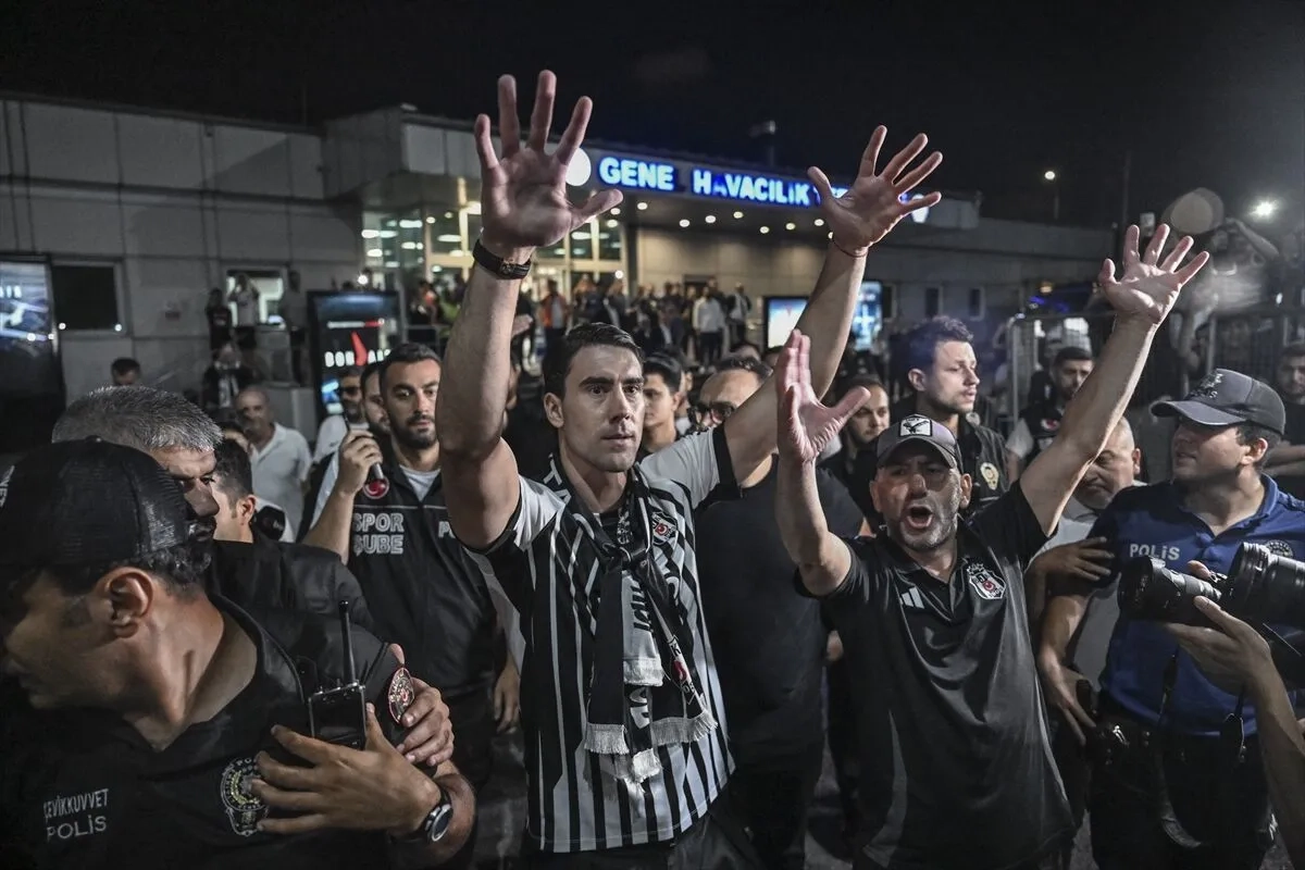 Beşiktaş, Dusan Vlahovic'i İstanbul'a getirdi