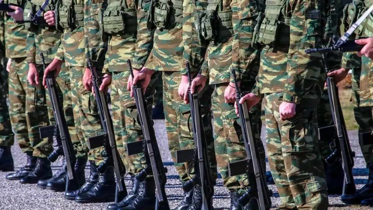 Eğitim nedeniyle askerliğini ertelemeyenlere 9 aylık askerlik imkanı