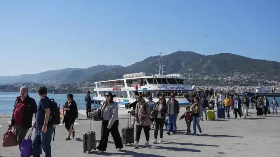 Türk turistler Doğu Ege adalarını hareketlendirdi