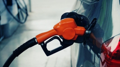 Akaryakıt alarmı: Benzin 2 € sınırını aşarken yeni zam uyarısı