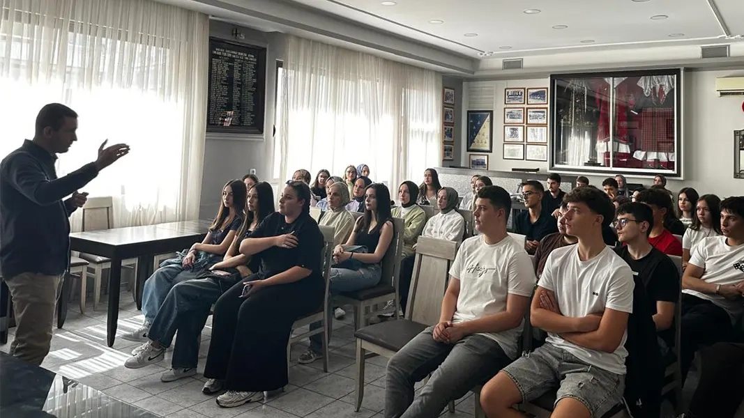 İTB’den Gençlere Türkiye Üniversiteleri için rehber!