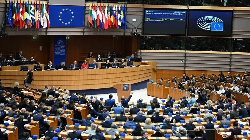 Avrupa Parlamentosu’nda her 6 kadın vekilden biri deepfake mağduru