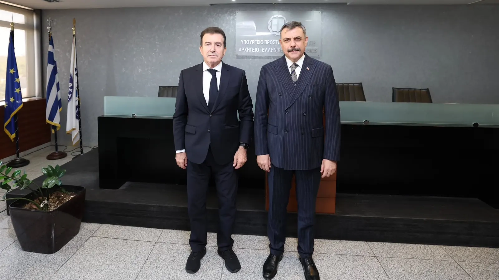 T.C. İçişleri Bakanı Çiftçi Yunanistan Vatandaşı Koruma Bakanı Hrisohoidis ile Atina'da görüştü