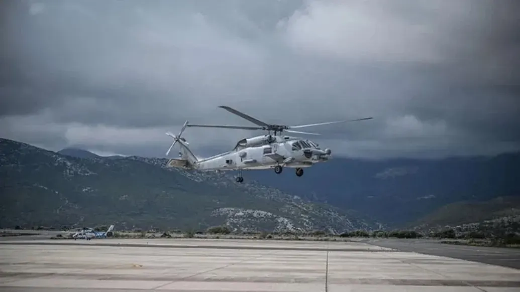 Yunanistan'da helikopter üssündeki yangının askeri envantere zarar verdiği iddia edildi