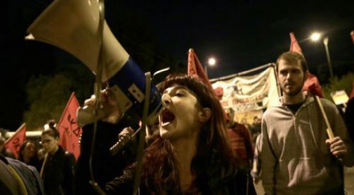 Atina'da savaş karşıtı gösteri düzenlendi
