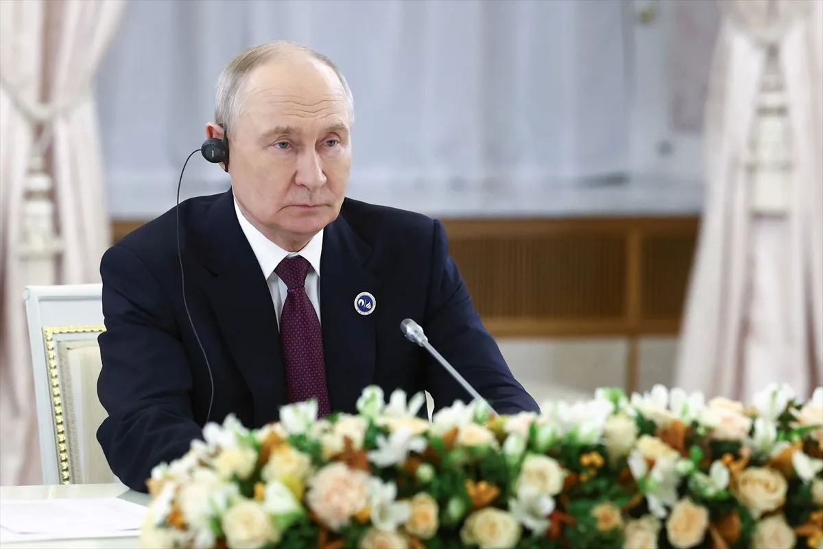 Putin ve Pezeşkiyan Moskova'da bölgesel gelişmeleri ve ilişkileri görüştü