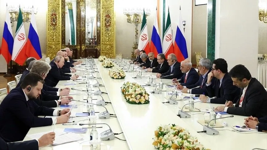 Putin ve Pezeşkiyan Moskova'da bölgesel gelişmeleri ve ilişkileri görüştü