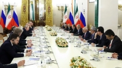 Putin ve Pezeşkiyan Moskova'da bölgesel gelişmeleri ve ilişkileri görüştü