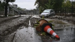 Şiddetli yağışlar heyelan ve su baskınlarına yol açtı