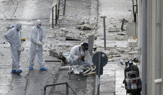 Atina’da bombalı terör saldırısı