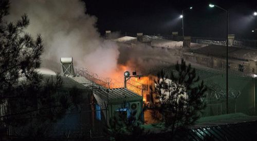 Midilli'de göçmen kampında patlama: 2 ölü, 2 yaralı