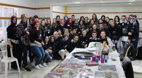 İskeçe Azınlık Lisesi son sınıf öğrencilerinden başarılı kermes
