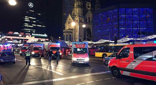 Berlin'de kamyon pazar yerine girdi: En az 12 ölü