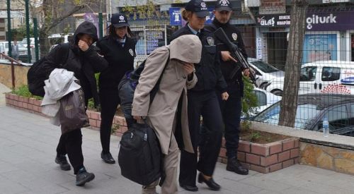 FETÖ'cüler sahte pasaportla Yunanistan'a kaçarken yakalandı