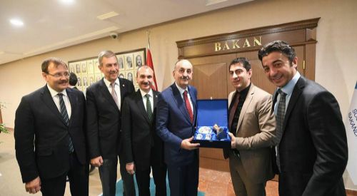 Bakan Mehmet Müezzinoğlu mübadilleri ağırladı