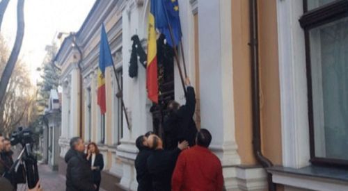 Cumhurbaşkanı AB bayrağını indirdi